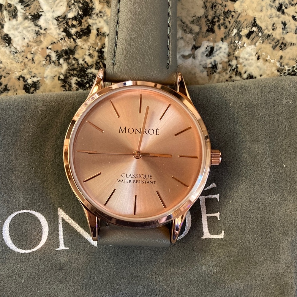 Maéstro Monroé NEW Rose Gold 33mm  Women’s Watch with Gray Strap. W/dust bag